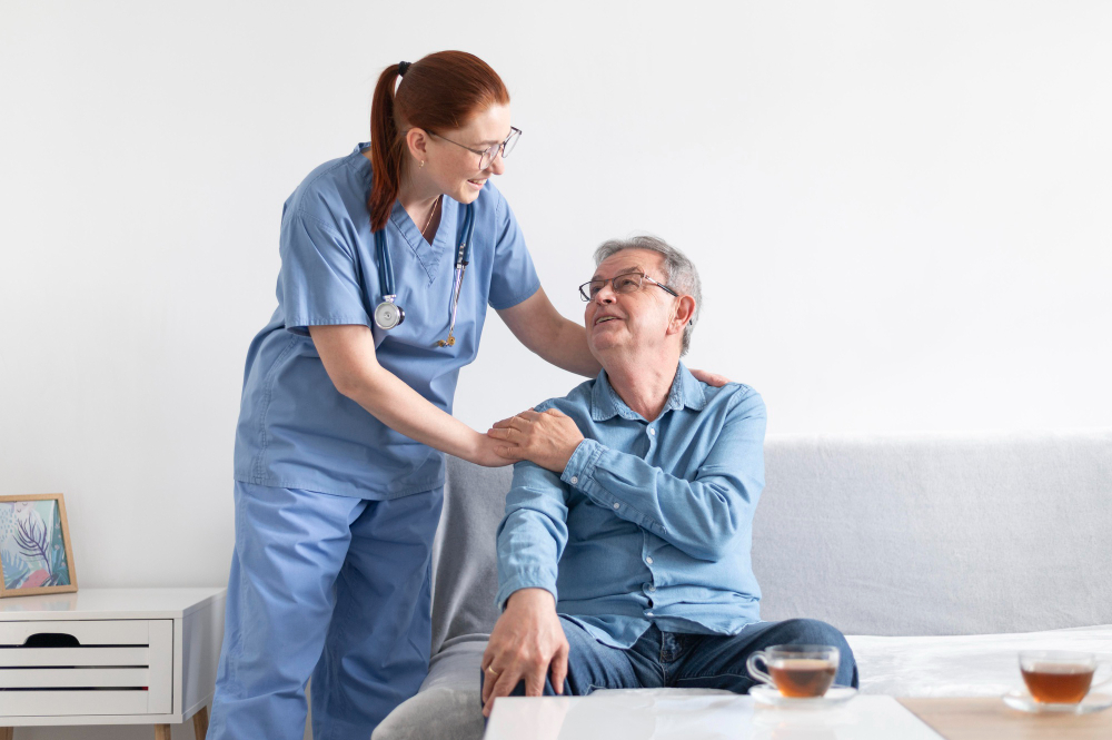 medium-shot-smiley-man-nurse